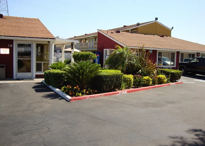 Motel: Oasis Inn Sacramento- Elk Grove